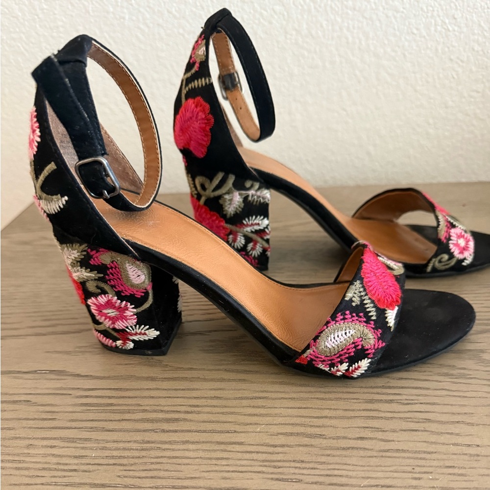 Elegant Black Floral Embroidered Heels